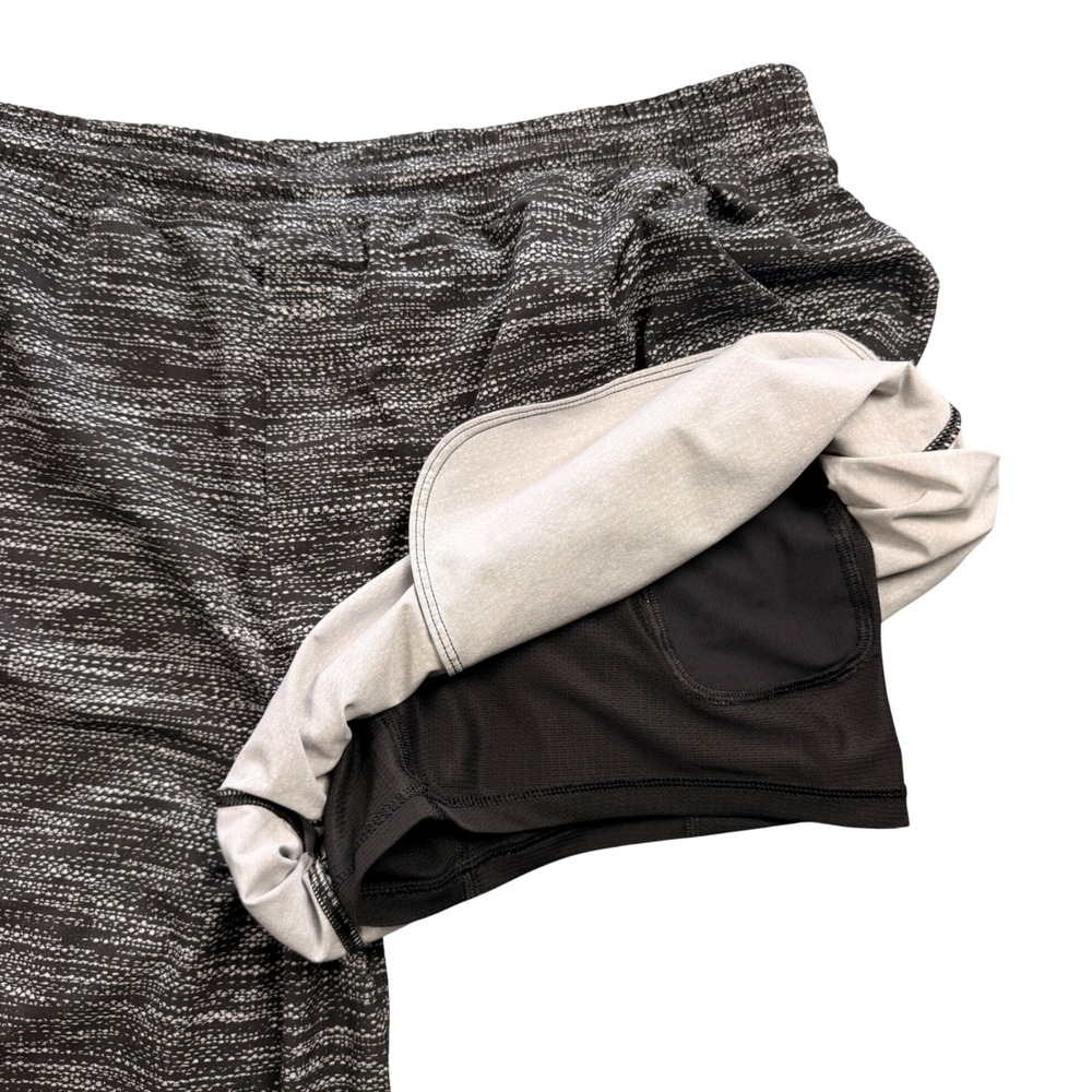 Lululemon Mens Pace Breaker Lined Shorts XL Black White Space Dye‎ 8.5 Inseam - Picture 3 of 7